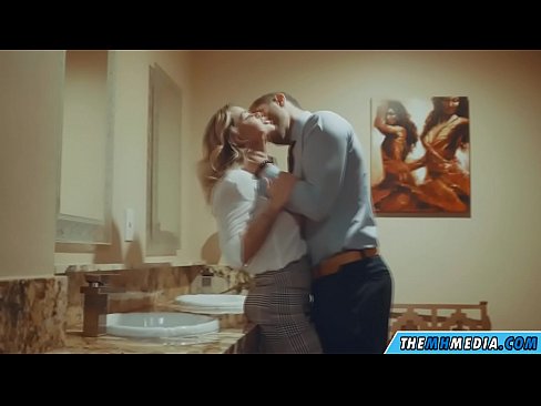 ❤️ Ketika seorang pirang berdada menggoda Anda di toilet umum ☑ Porn buatan sendiri pada kami id.kanalmoscow.ru ❤